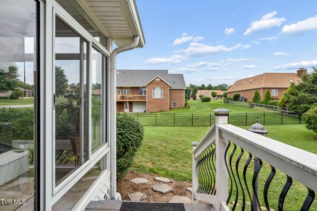 13 East Ridgefield Court, Greeneville, TN 37745
