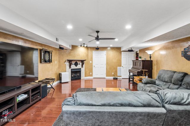 13 East Ridgefield Court, Greeneville, TN 37745