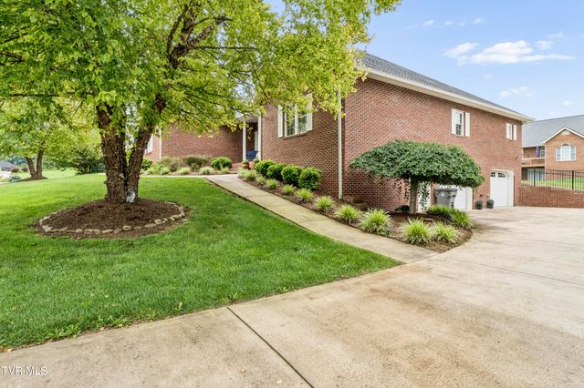 13 East Ridgefield Court, Greeneville, TN 37745