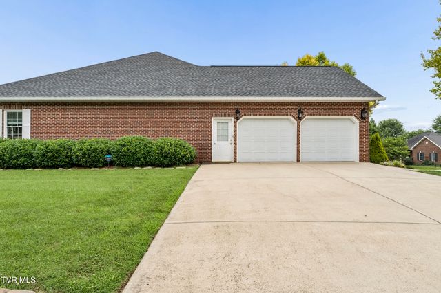 13 East Ridgefield Court, Greeneville, TN 37745