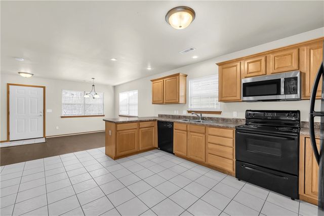 2970 W Old Farmington Road, Fayetteville, AR 72704