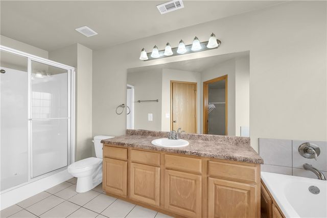 2970 W Old Farmington Road, Fayetteville, AR 72704