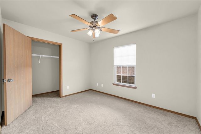 2970 W Old Farmington Road, Fayetteville, AR 72704