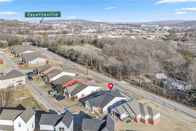 2970 W Old Farmington Road, Fayetteville, AR 72704