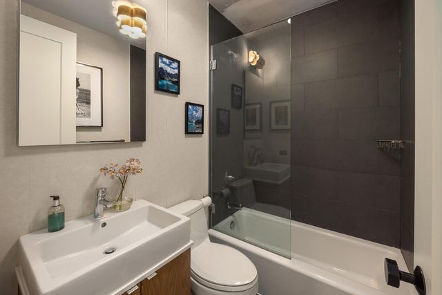 225 Carlton Avenue, New York City, NY 11205