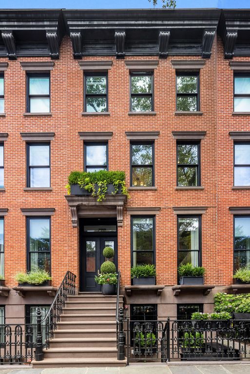 225 Carlton Avenue, New York City, NY 11205