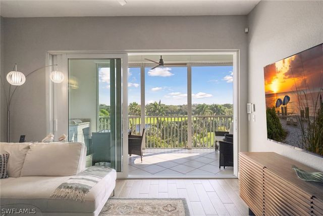 7687 Pebble Creek CIR 403, Naples, FL 34108