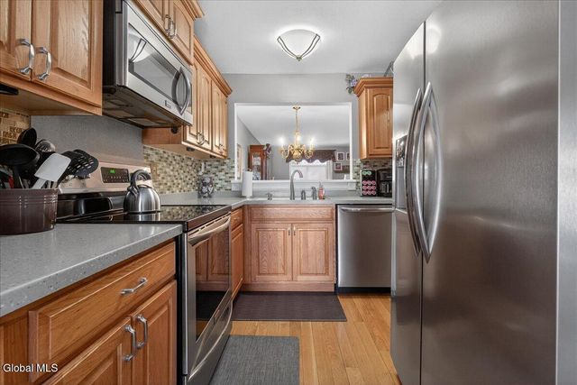 9D Tupelo Drive, Halfmoon, NY 12065