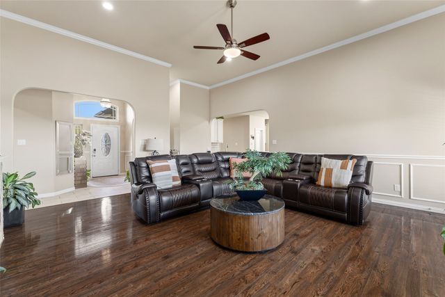 1357 Lake Grove Lane, Desoto, TX 75115