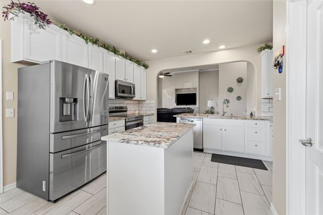 1357 Lake Grove Lane, Desoto, TX 75115