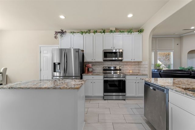 1357 Lake Grove Lane, Desoto, TX 75115