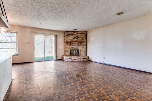 5306 Vincennes Court, Arlington, TX 76017