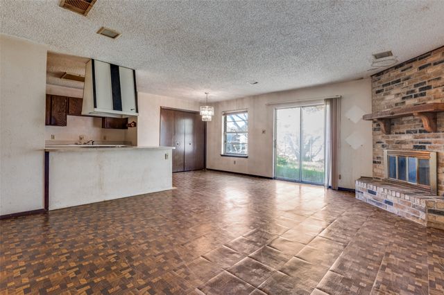 5306 Vincennes Court, Arlington, TX 76017