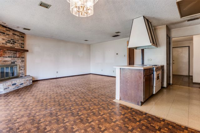 5306 Vincennes Court, Arlington, TX 76017