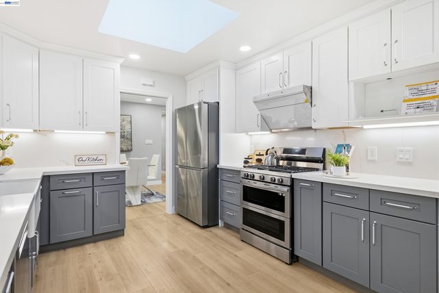 275 Orchard Rd, Orinda, CA 94563