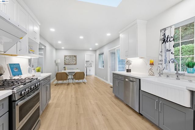 275 Orchard Rd, Orinda, CA 94563