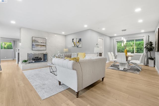 275 Orchard Rd, Orinda, CA 94563