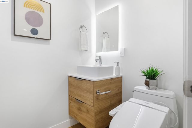 275 Orchard Rd, Orinda, CA 94563