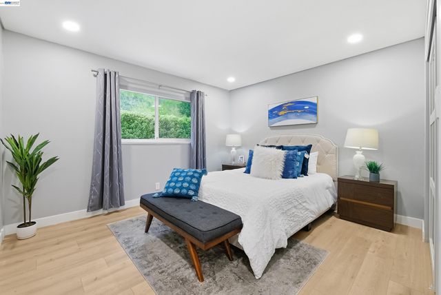 275 Orchard Rd, Orinda, CA 94563