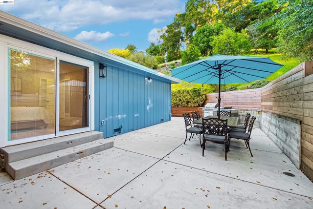 275 Orchard Rd, Orinda, CA 94563