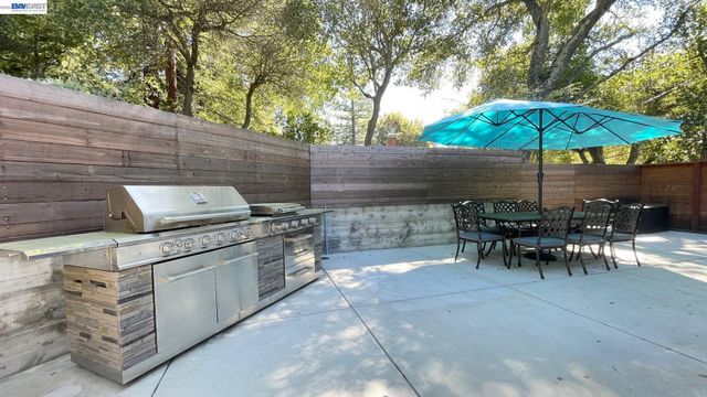 275 Orchard Rd, Orinda, CA 94563