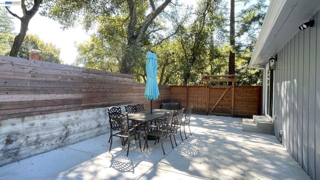 275 Orchard Rd, Orinda, CA 94563