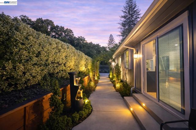 275 Orchard Rd, Orinda, CA 94563