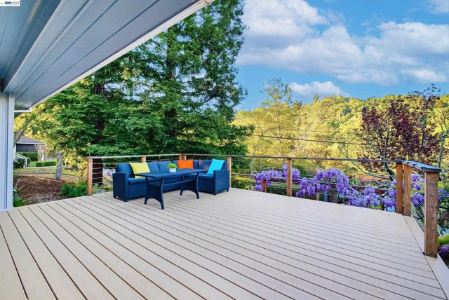 275 Orchard Rd, Orinda, CA 94563