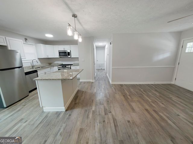 675 Lakeridge Drive, Conyers, GA 30094