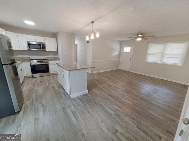 675 Lakeridge Drive, Conyers, GA 30094