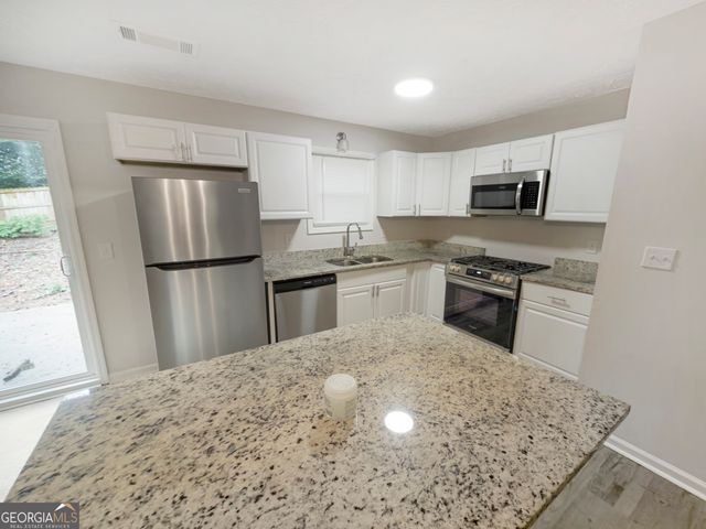 675 Lakeridge Drive, Conyers, GA 30094