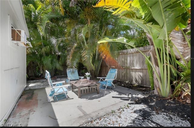 862 95th AVE N, Naples, FL 34108