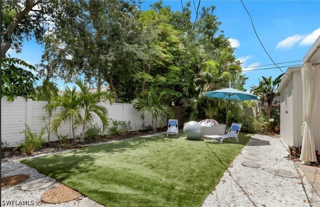 862 95th AVE N, Naples, FL 34108