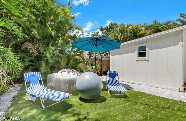 862 95th AVE N, Naples, FL 34108