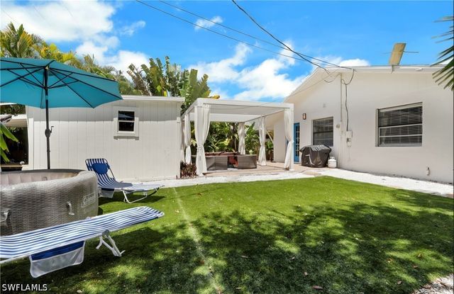 862 95th AVE N, Naples, FL 34108