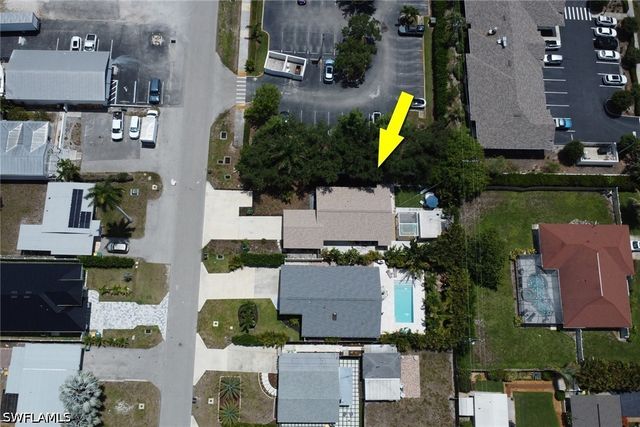 862 95th AVE N, Naples, FL 34108