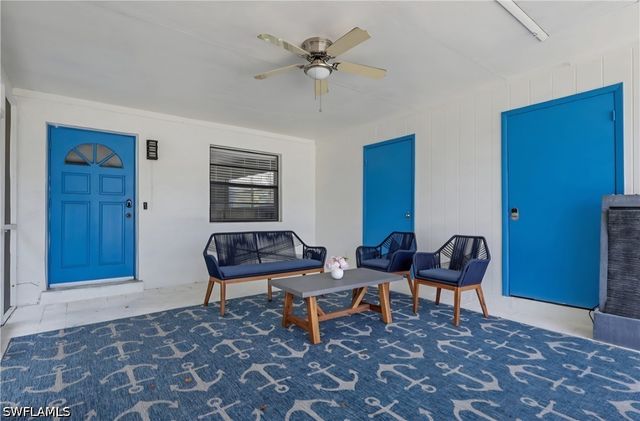 862 95th AVE N, Naples, FL 34108