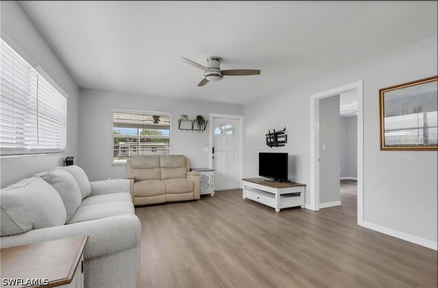 862 95th AVE N, Naples, FL 34108
