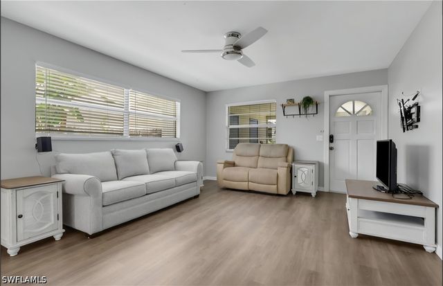862 95th AVE N, Naples, FL 34108