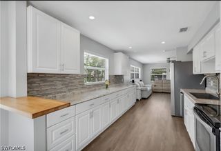 862 95th AVE N, Naples, FL 34108
