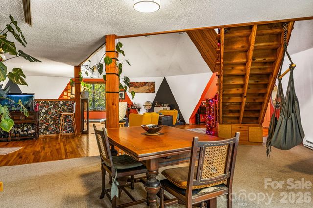 425 Bob Barnwell Road, Asheville, NC 28803