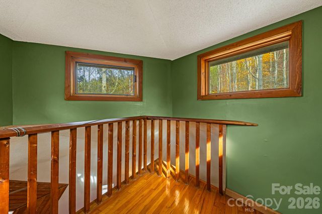 425 Bob Barnwell Road, Asheville, NC 28803