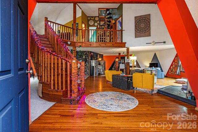425 Bob Barnwell Road, Asheville, NC 28803