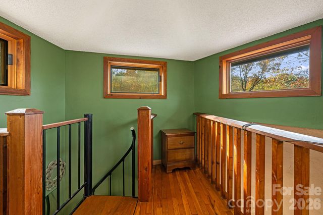 425 Bob Barnwell Road, Asheville, NC 28803