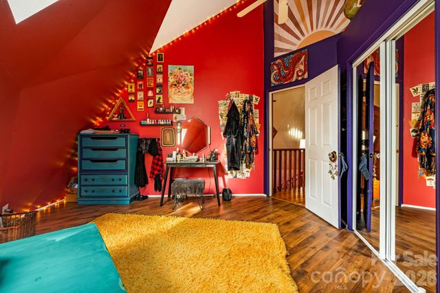 425 Bob Barnwell Road, Asheville, NC 28803