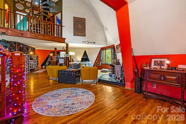 425 Bob Barnwell Road, Asheville, NC 28803