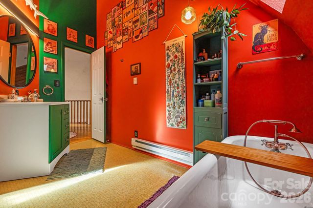 425 Bob Barnwell Road, Asheville, NC 28803