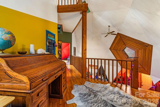 425 Bob Barnwell Road, Asheville, NC 28803