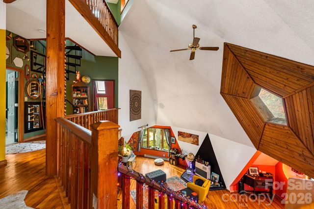 425 Bob Barnwell Road, Asheville, NC 28803