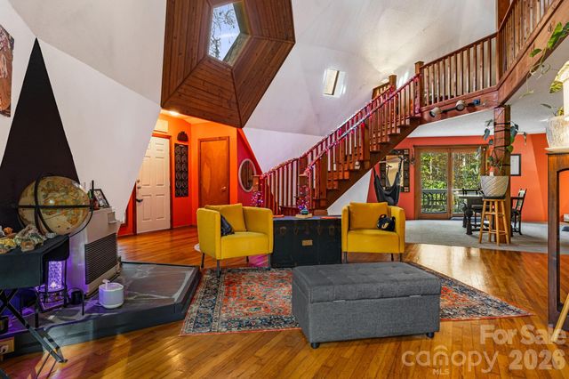 425 Bob Barnwell Road, Asheville, NC 28803